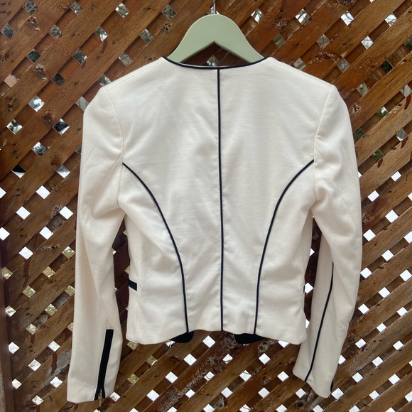 H&M Blazer w/ pockets 🤍 - Picture 5 of 5